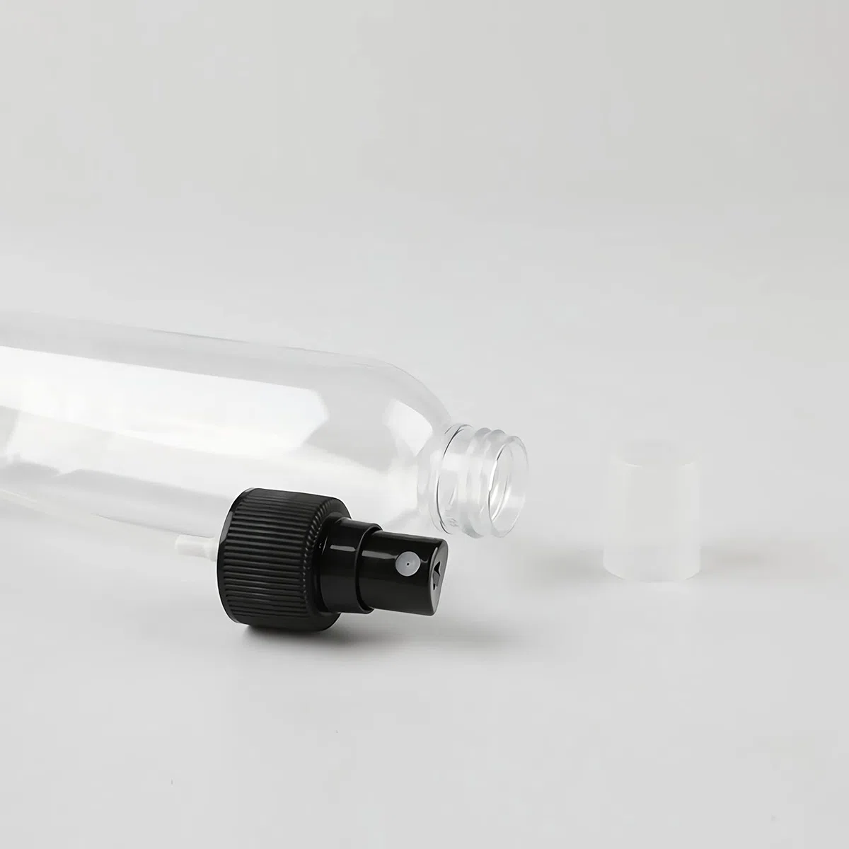 24 Pièce Vide 200ml Transparent Flacons Vaporisateur Avec Pulvérisateur Noir, 200 ml Bouteille de Spray Parfum Rechargeable Flacon de Parfum pour le voyage à la maison + 3 x Entonnoir