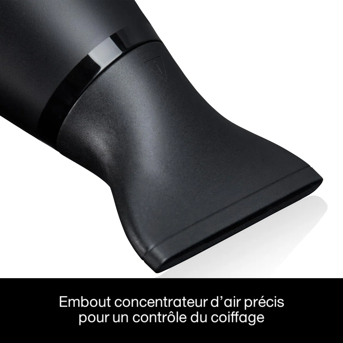 ghd - Coffret sèche-cheveux ghd Air - Sèche-cheveux professionnel (Noir) - Brosse, Diffuseur et Pinces inclus - Séchage et coiffage rapide - Réduit les frisottis - Idéal pour tous types de cheveux