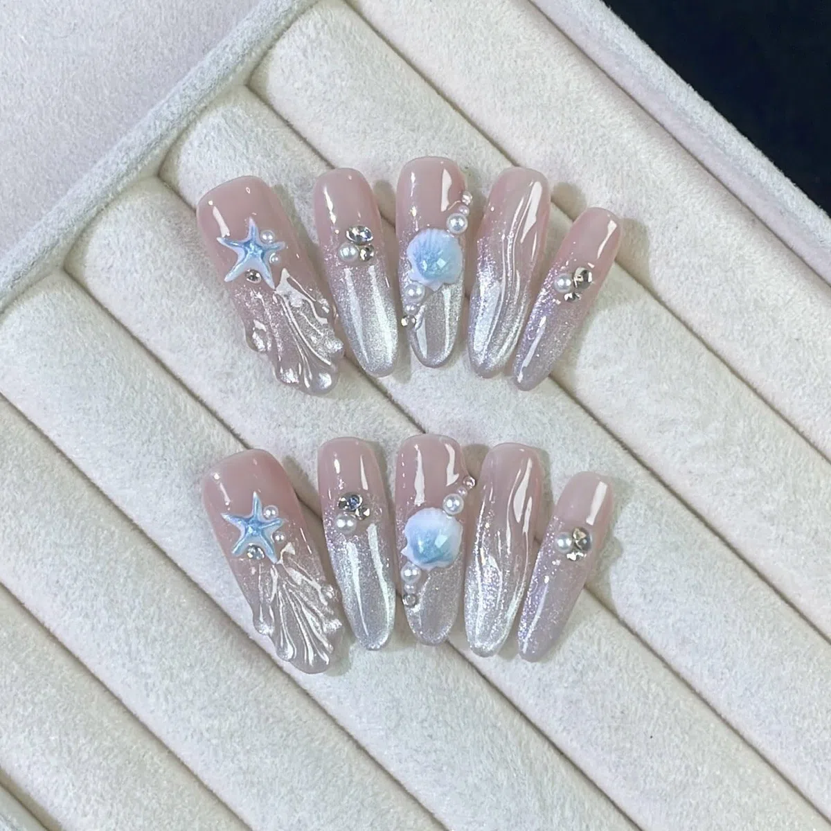 Lot de 2 décorations en silicone sur le thème de l'océanique avec des sculptures détaillées de créature marine pour ongles en silicone de qualité alimentaire