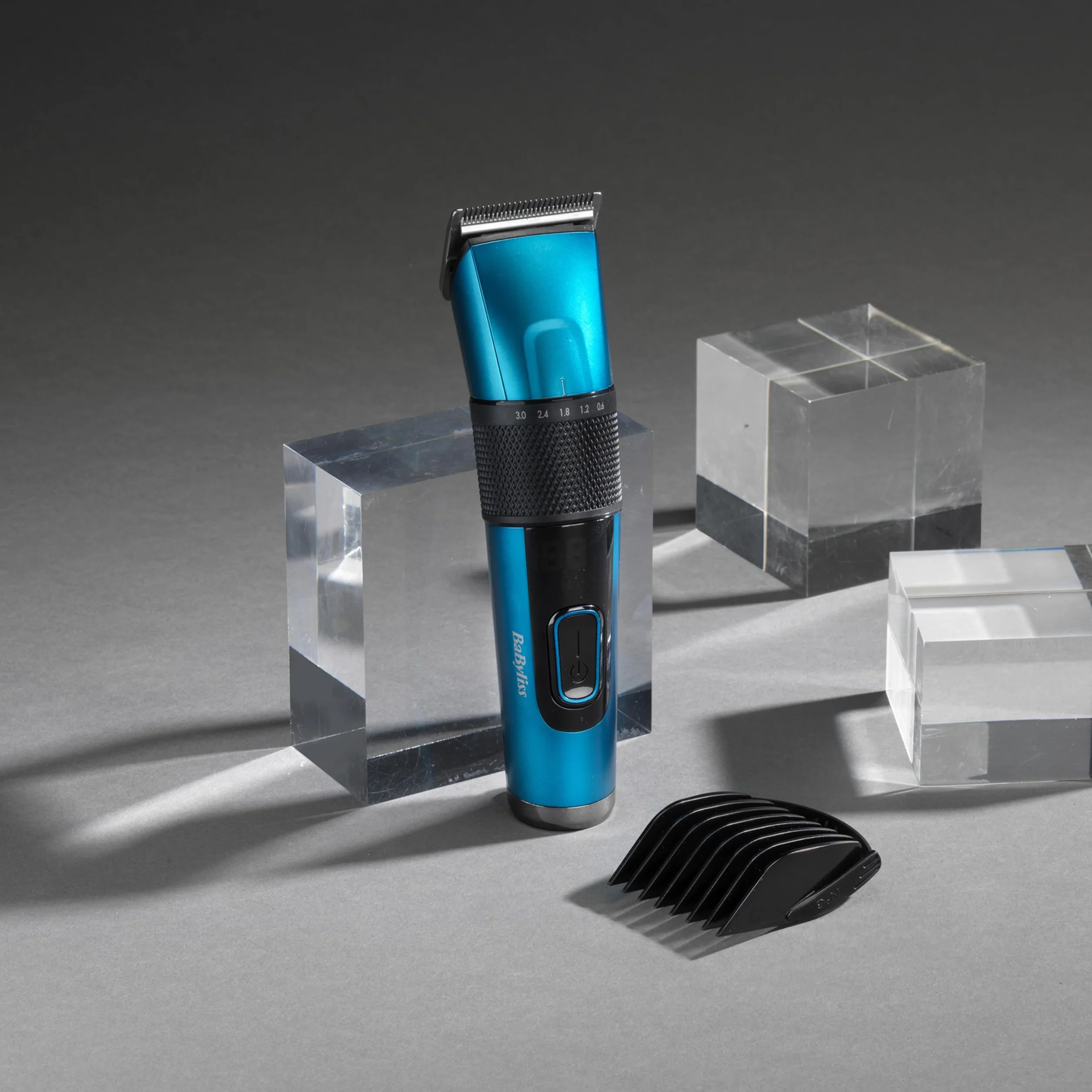 BaByliss Tondeuse cheveux lame acier japonais batterie lithium 160 min charge 3 h étui rangement rigide noir E990E