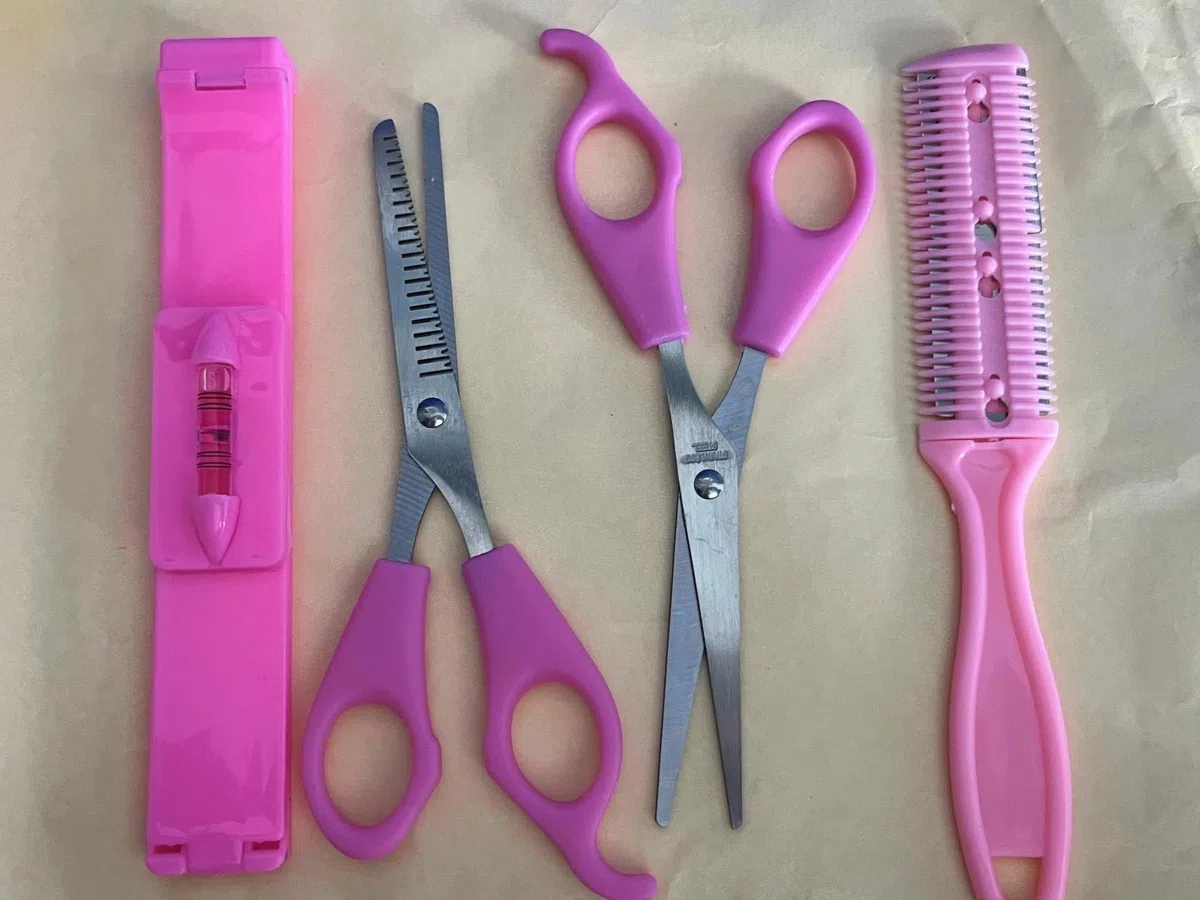 Outils de Coiffure DIY Bricolage Tondeuse, 4 Pièces Kit D'outils de Coupe de Cheveux Bricolage, Accueil Outil de Coupe de Cheveux Ciseaux de Coiffure Professionnels, Coupes De Cheveux Lame Peigne